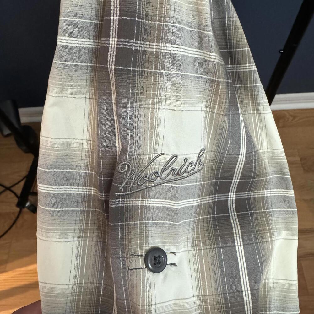 Woolrich Outdoor Shirt Jacket with Mesh Lining, Grey/White Plaid, Mens Large - Picture 3 of 8